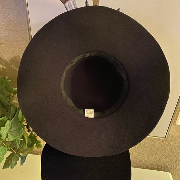 Black beach hat - Picture 3 of 4